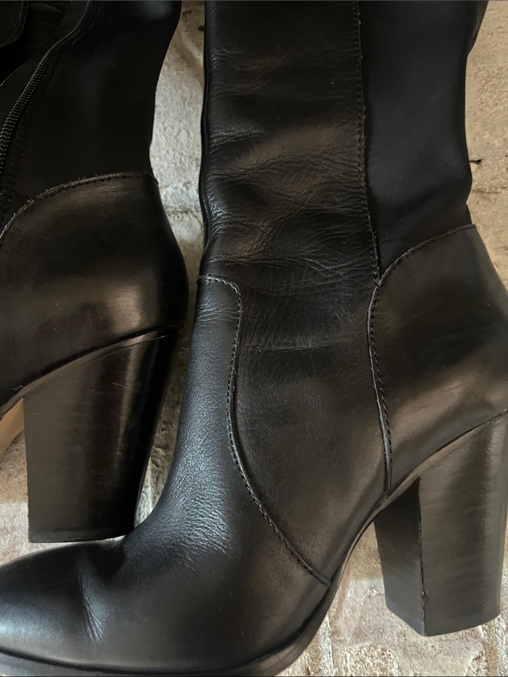 Like new Donald J pliner black leather Women's Leather High-Heel Knee Boots sz 6